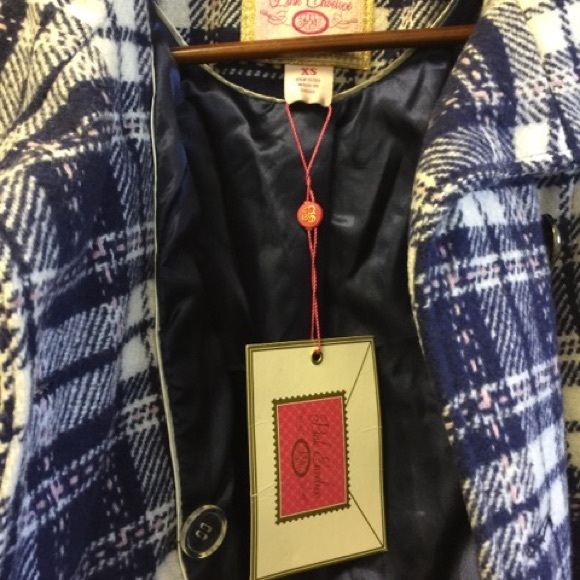 Coat - Picture 4 of 4